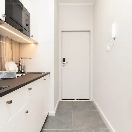 Rivoli Near The & Pier By Renters * Sopot