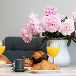 Rivoli Near The & Pier By Renters *