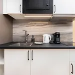 Rivoli Near The & Pier By Renters شقة *
