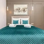 Rivoli Near The & Pier By Renters *