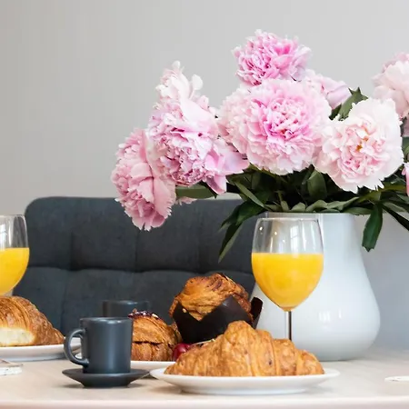 Rivoli Near The & Pier By Renters *