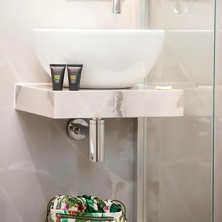 Rivoli Near The & Pier By Renters